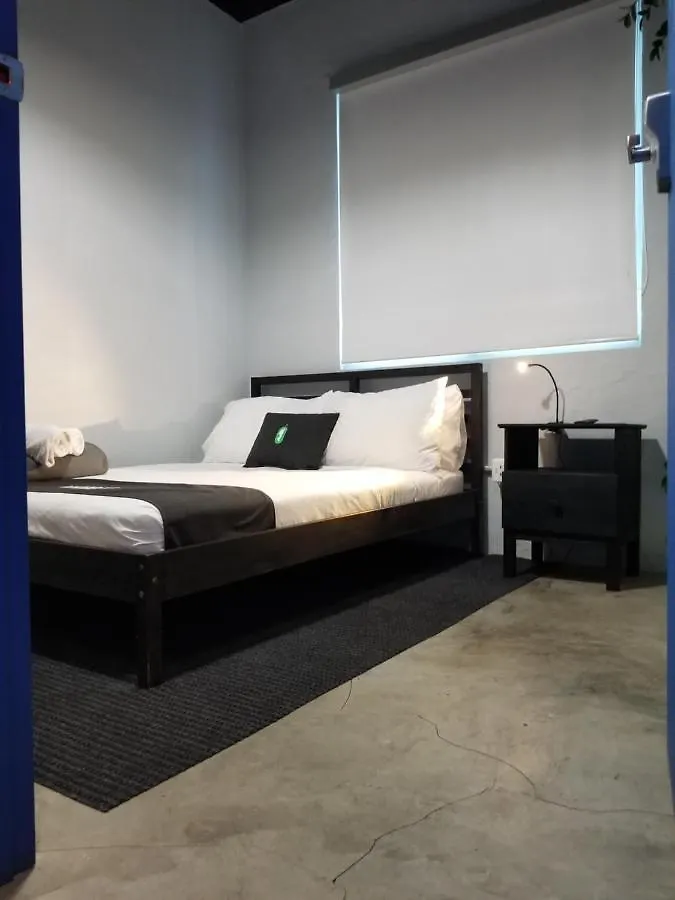 Nomada Urban Beach Hostel- Calle Loiza San Juan Hostal